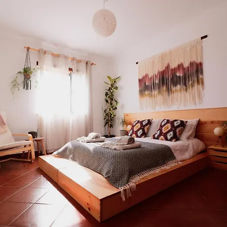 Thalassophilia Guest house
